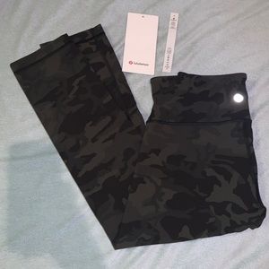 NWT Lululemon Wunder Under LR Crop 21” green camo